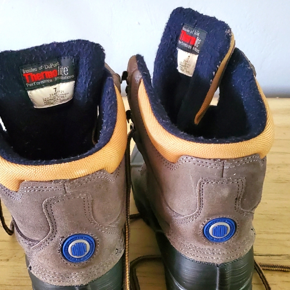 Snow boots